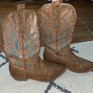 Women’s 7.5 Cowgirl Boots